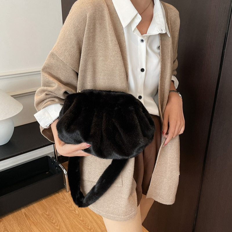 冬のテクスチャシンプルなクロスボディバッグフェイクミンクしわ - Embroidery Motif のレビューと価格