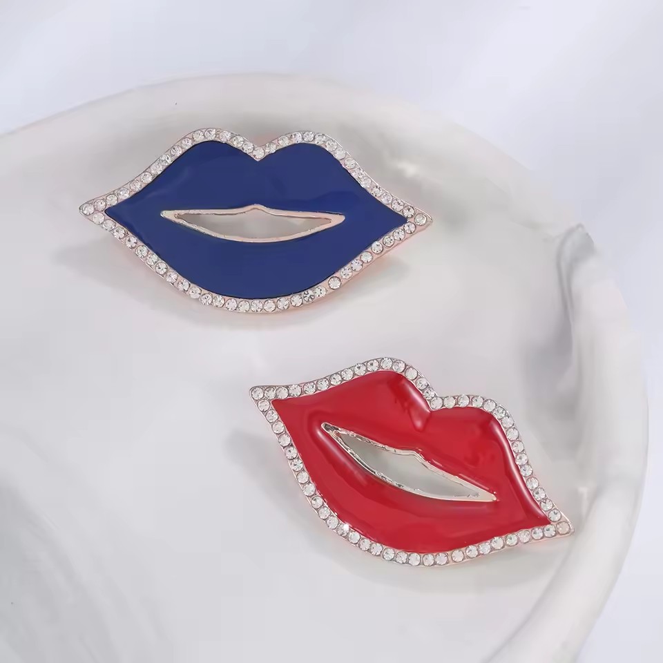 1個入り リップクイーン ブローチ 女性用 ガールズ クリエ - Embroidery Lips のレビューと価格