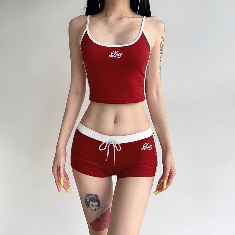 女性マッチングセットパッチワーク刺繍レタータイツ U ネック - Embroidery Motif のレビューと価格